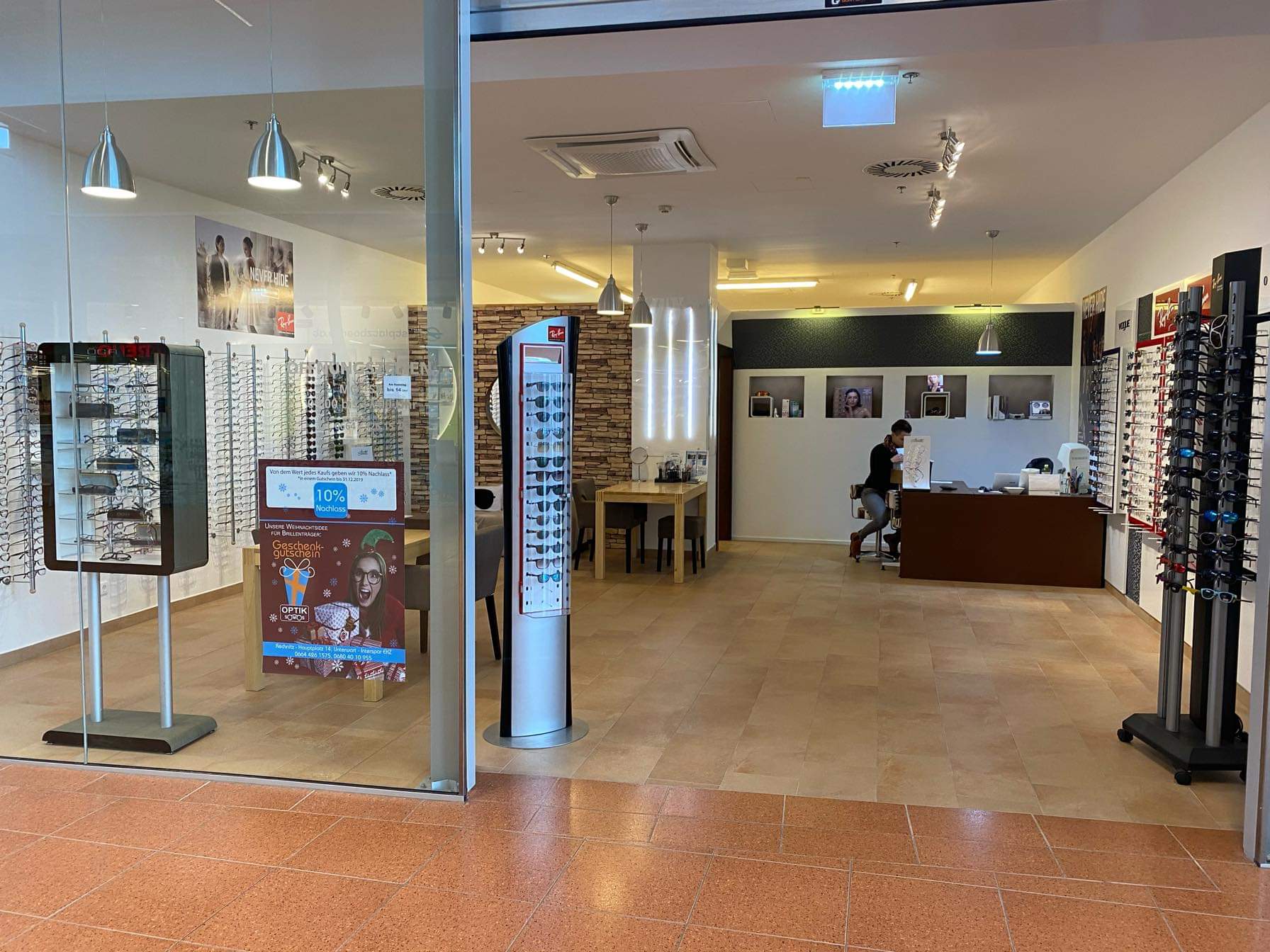 received_3277128968968312